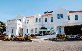 Hearty Center Motel